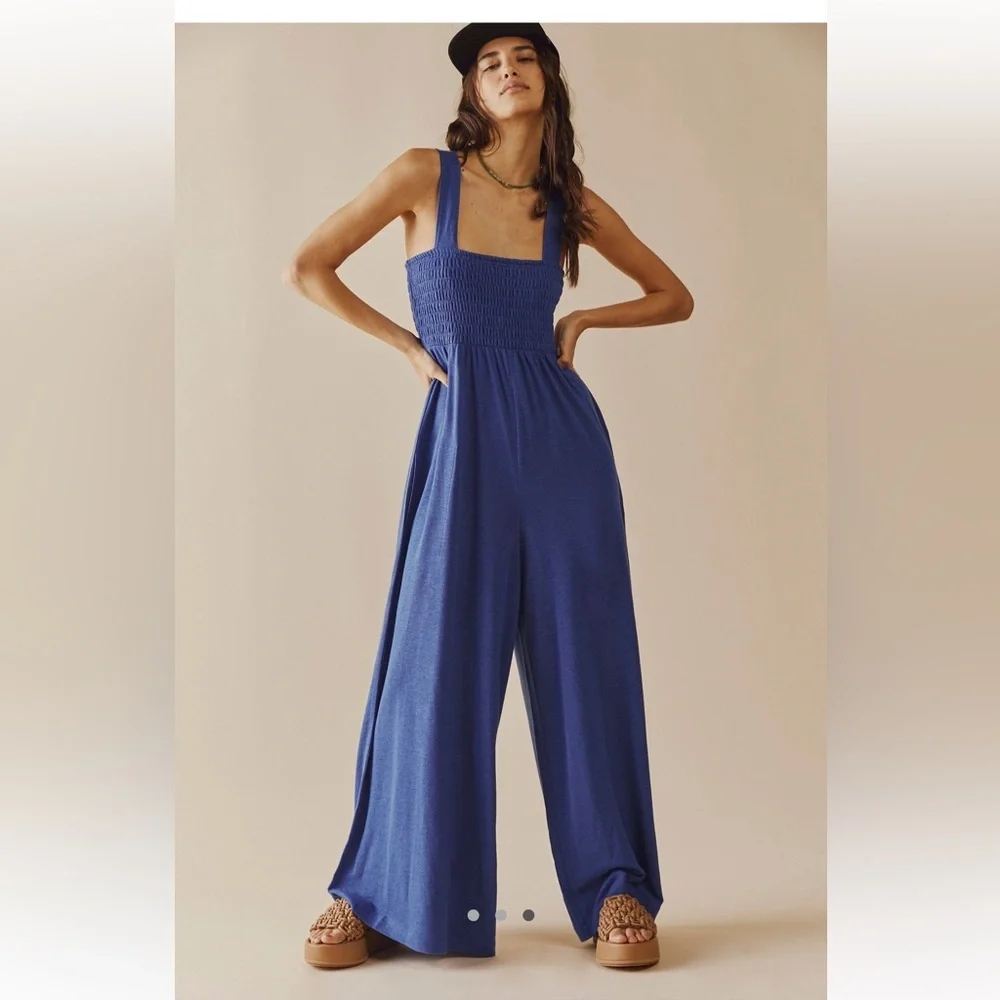 Free People Beach Smocked Wide Leg Jumpsuit "Beach Blue” Pockets Casual S NWOT - Picture 3 of 10